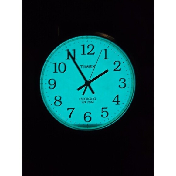 Timex Easy Reader Indiglo Gold Tone 35mm Quartz Watch Black New Battery WR 30M - Picture 13 of 13